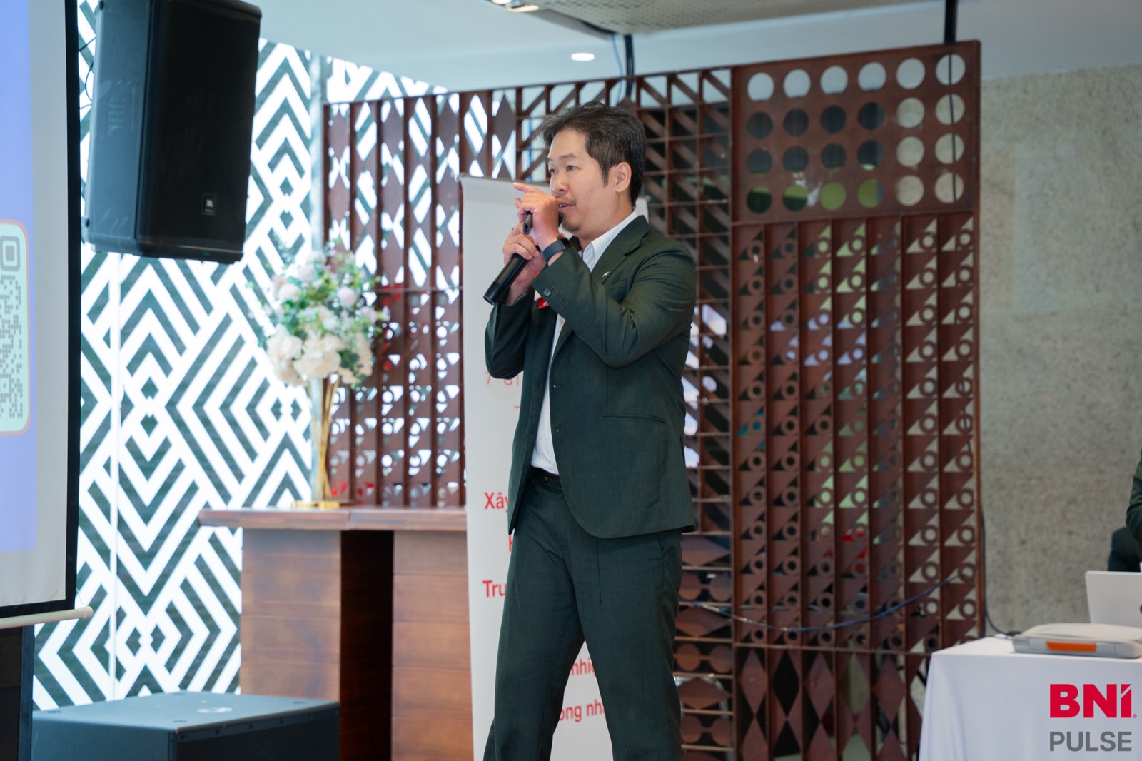 Mr. Đoàn Thanh Liêm thuyết trình đầy năng lượng trước các chủ doanh nghiệp tại BNI Pulse